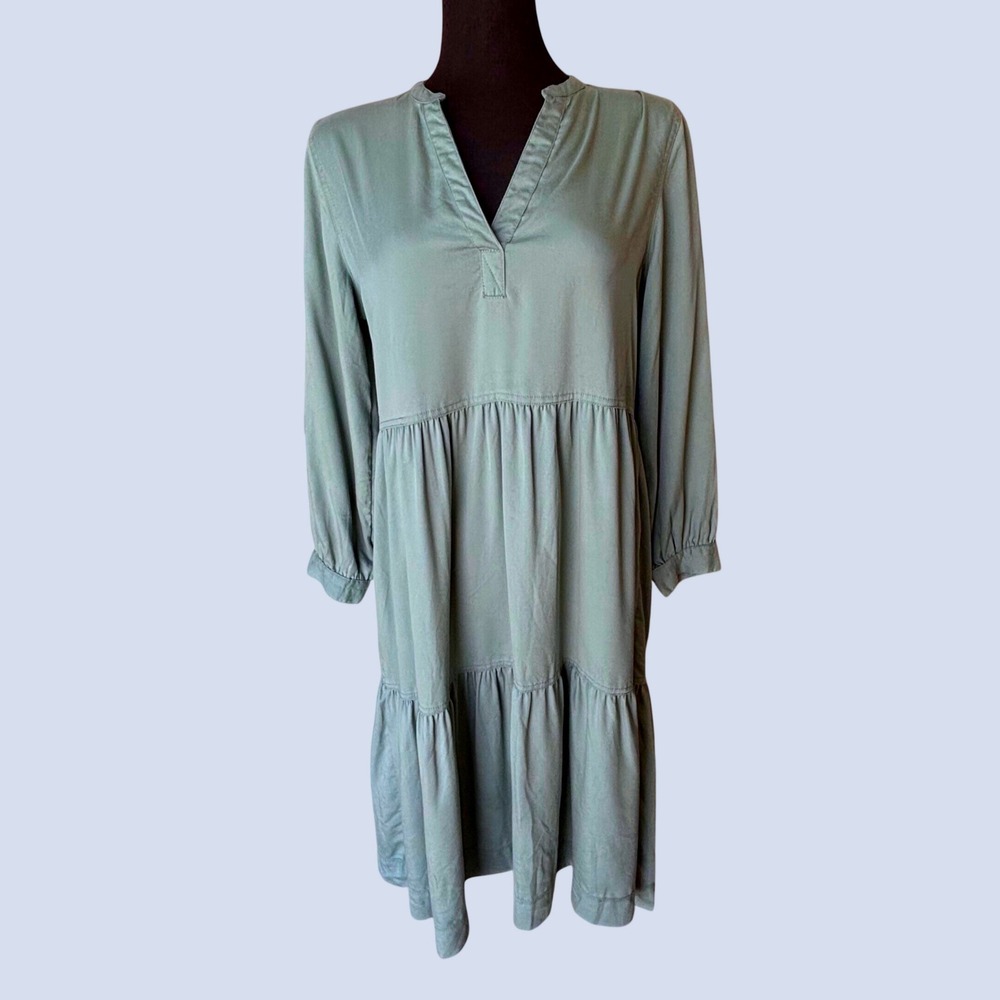 Free Assembly Sage Green Tiered Midi Dress Long Sleeve Split V-Neck Women Small